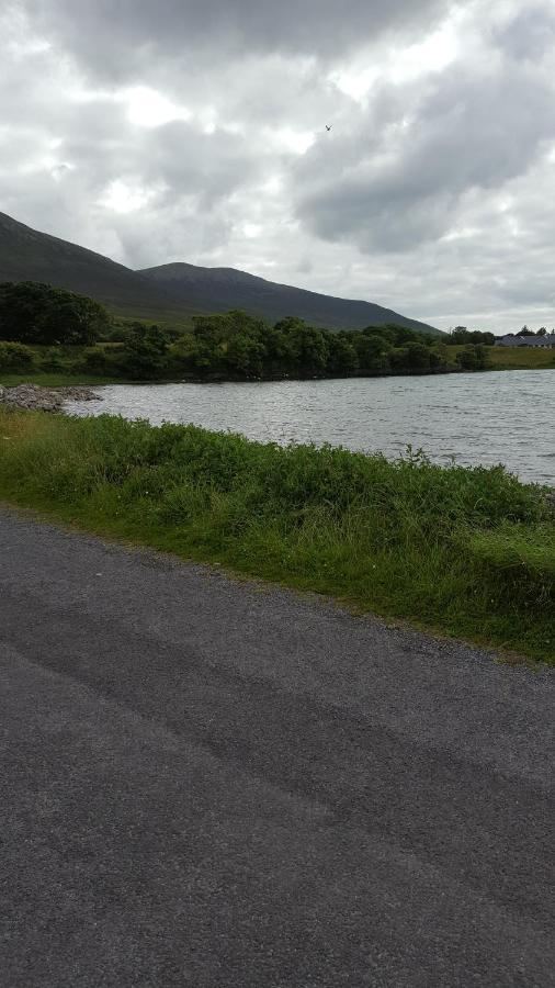 Riverwalk House B&B Oughterard Dış mekan fotoğraf